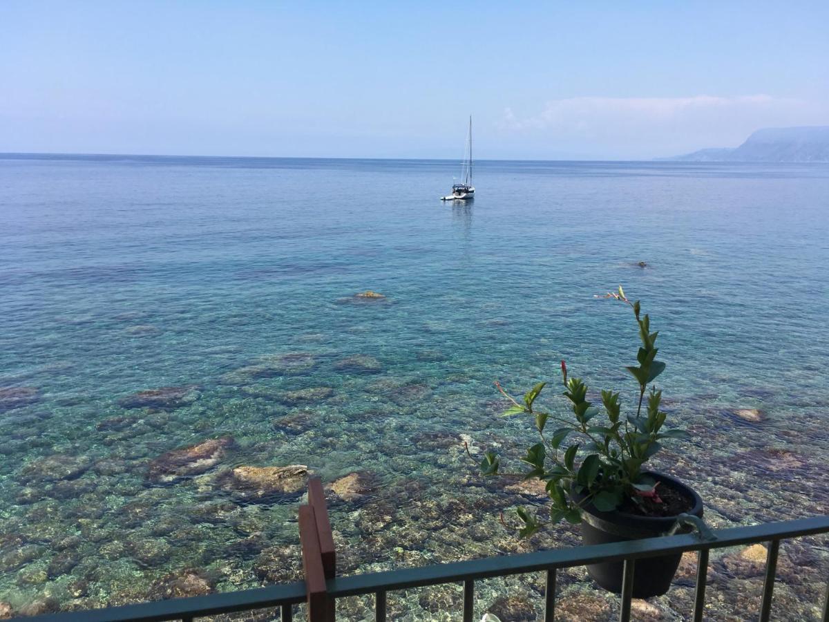 Bb Il Generale Panzió Scilla Kültér fotó